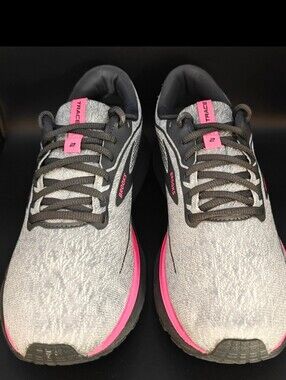 NWOT Brooks Gray and Pink Women's Running Sneakers ONLY USED ONCE